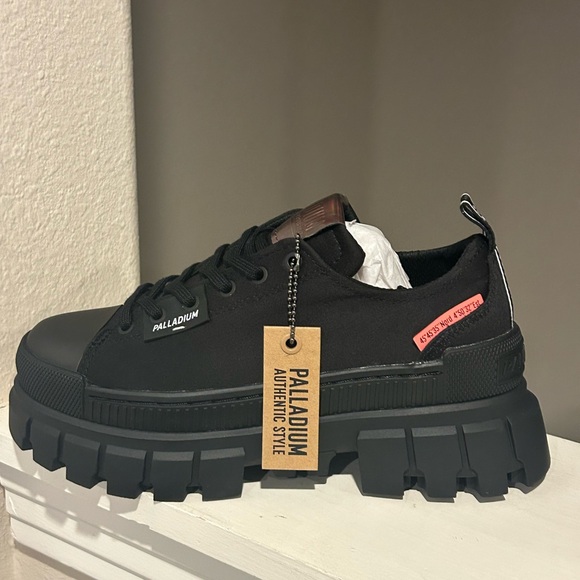 Palladium Industrial Shoes Women’s 6.5 Medium REVOLT LO TX Black 97243-010-M NEW - Picture 4 of 10